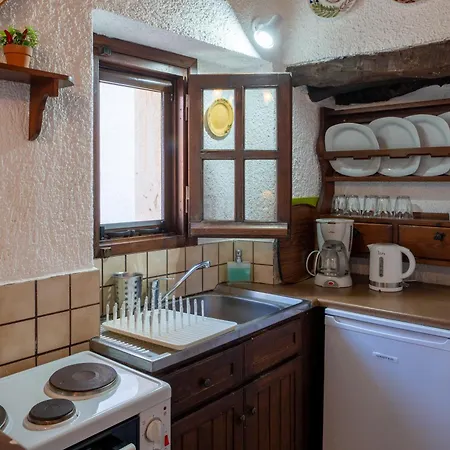 Ilianthos Traditional Maisonette 펜션